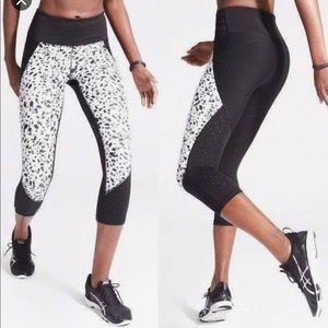 Athleta TruCool Stealth Capri size Small